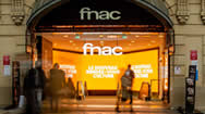 法国巴黎FNAC零售橱窗电子屏媒体