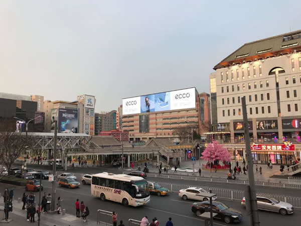 北京西单商圈明珠大厦户外大屏LED广告
